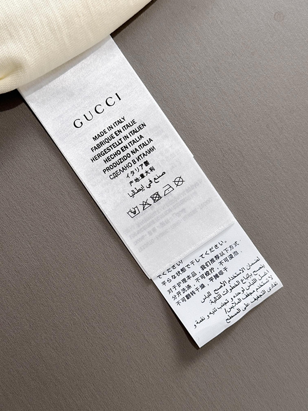 ブランドTシャツ着用イメージ